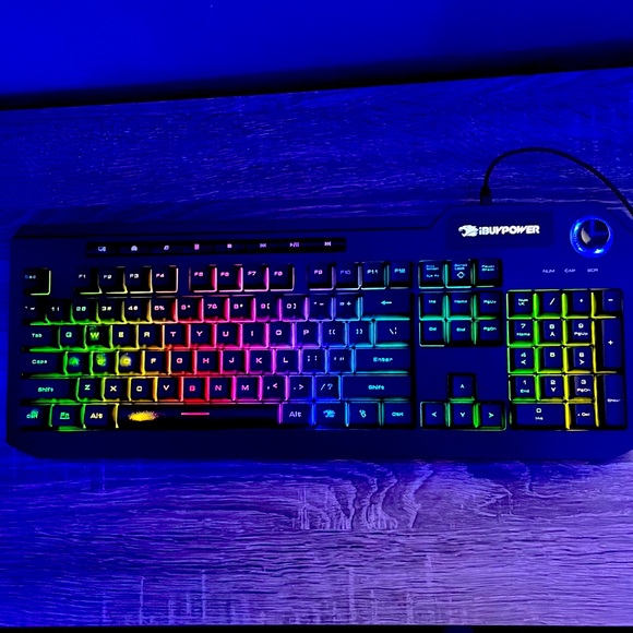 IBuyPower Keyboard - Picture 1 of 5